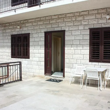 Apartment Apartments By The Sea Podgora, Makarska - 6082