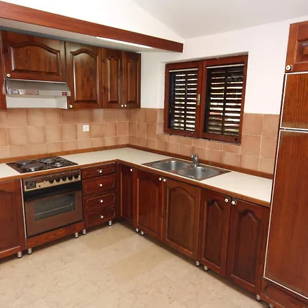 Apartments By The Sea Podgora, Makarska - 6082 Podgora